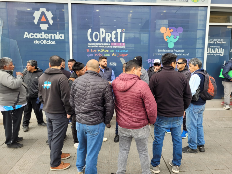 Choferes marcharon a la Secretaría de Trabajo 